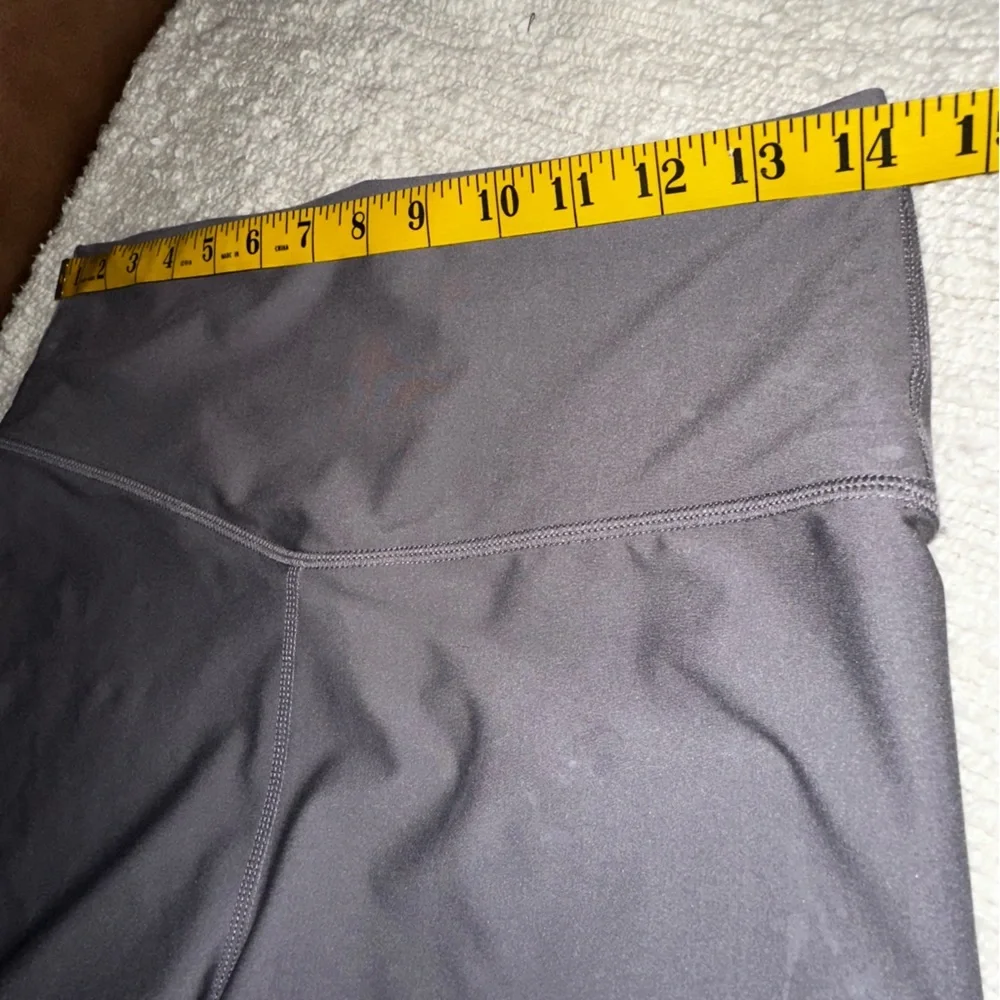 UEC BLOCHsculpt 3 Inch Short Bike Shorts Sz Medium Color-Winter Iris
